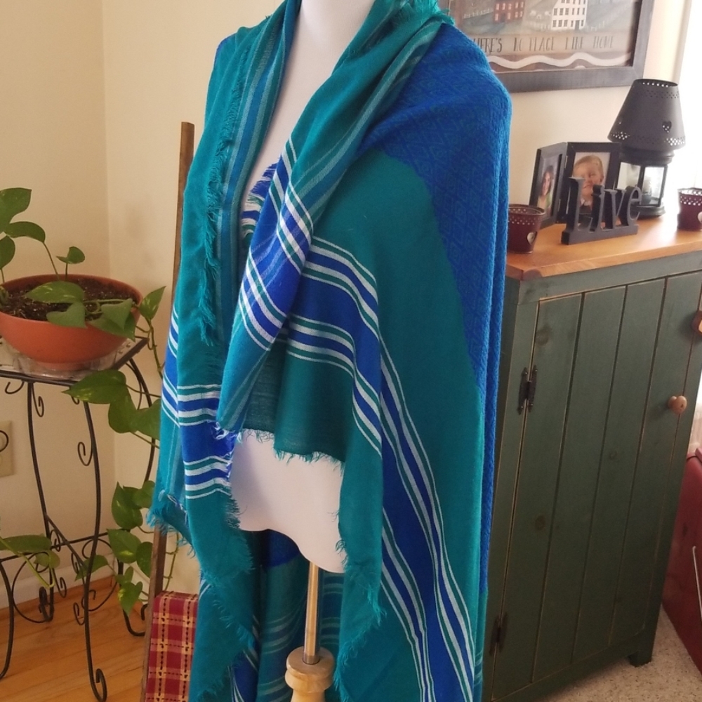 LARGE 💙💚 SHAWL/SCARF - Picture 2 of 8